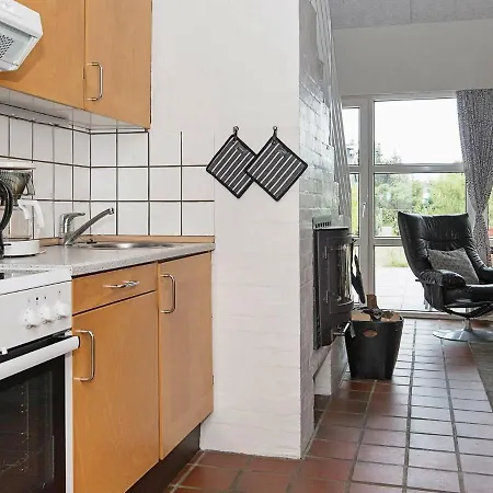 Holiday home 4 Person Holiday Home In Bl Vand Blavand