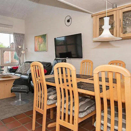 4 Person Holiday Home In Bl Vand *