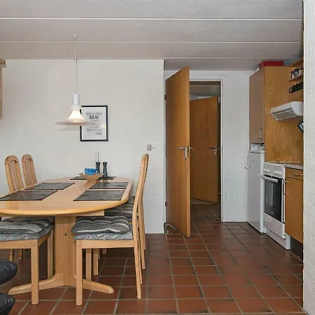 Holiday home 4 Person Holiday Home In Bl Vand Blavand